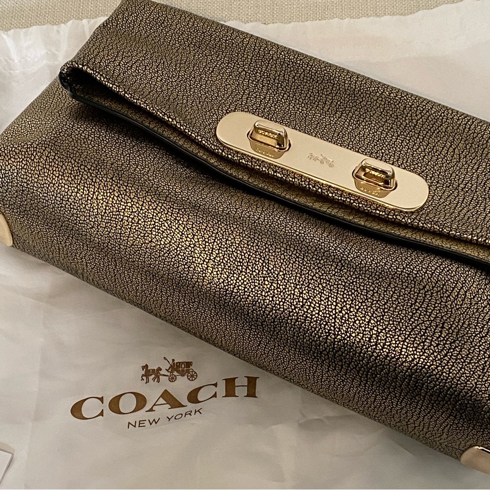 Coach 90s distressed Gold leather Clutch bag